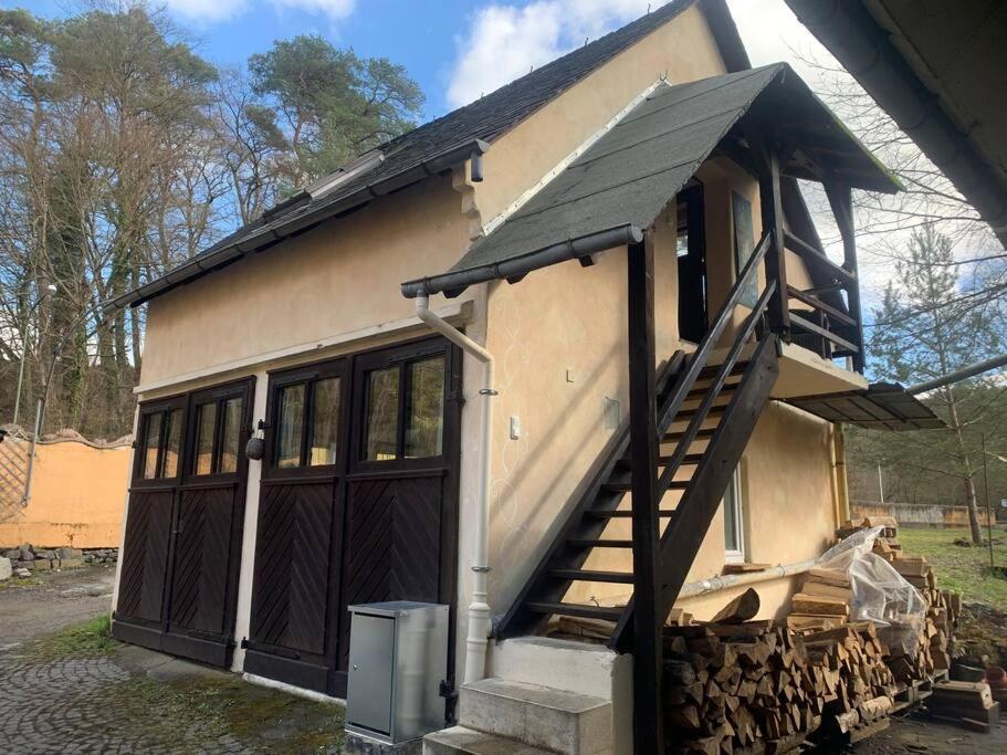 Kleine Kunstremise Mit Holzofen Burg Freienfels Apartment Weinbach Luaran gambar